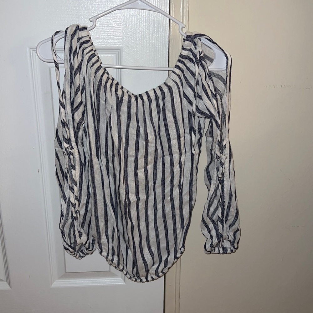 Open Sleeve Long Sleeve Shirt